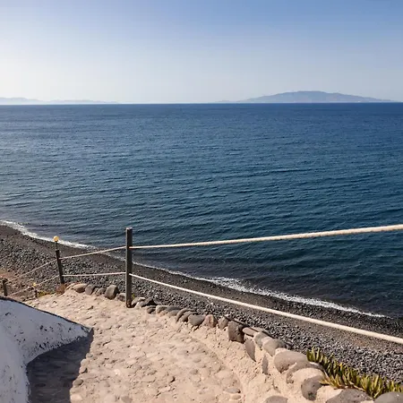 Vrachia & Oia (Santorini)