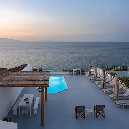 Vrachia & * Oia (Santorini)